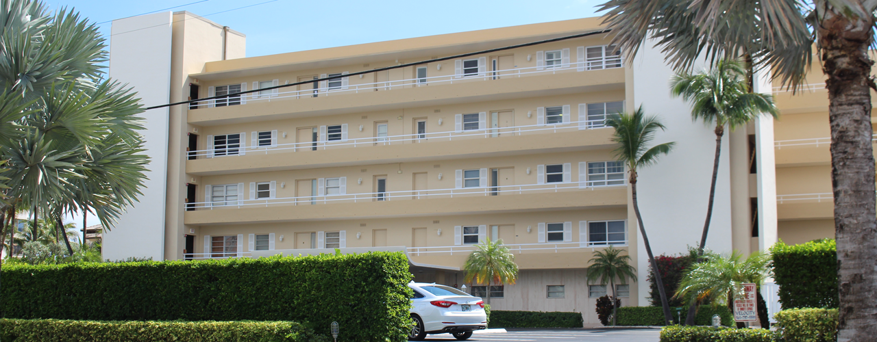 Carlton House Oceanfront Condos, Highland Beach FL